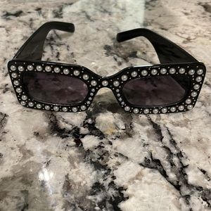 Pearl Eyeglasses shades.